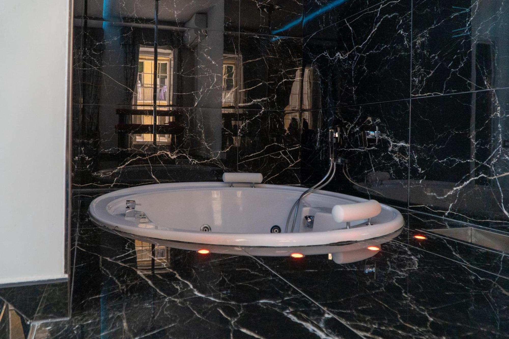 רומא Suite Luxury Bdsm מראה חיצוני תמונה
